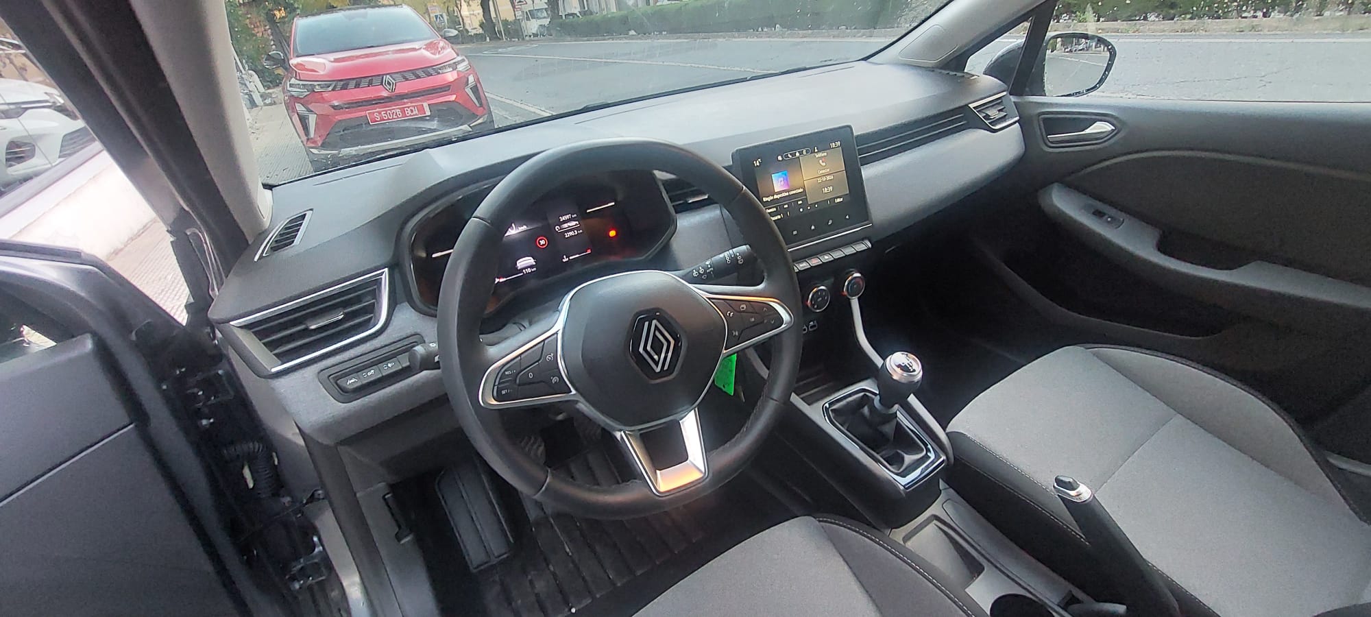 Renault Clio 1.0 90CV foto 13